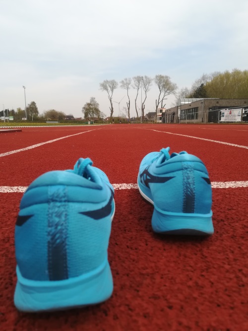 metaracer-trakks-test-asics-running