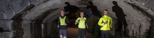 wowow-visibilte-courir-noir-trakks-specialiste-runniung-trail-outdoor